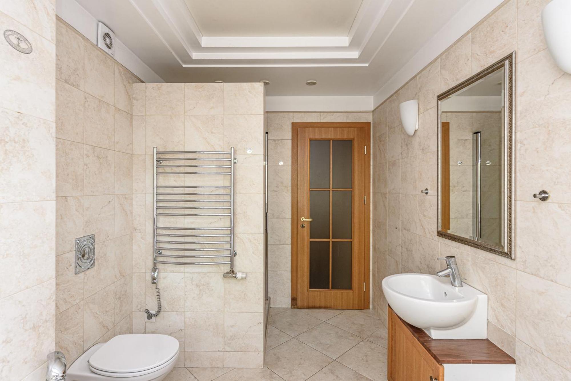 Jacuzzi Apartments X Free Parking X Self Check-In 24X7 By H&H VNO Exteriör bild