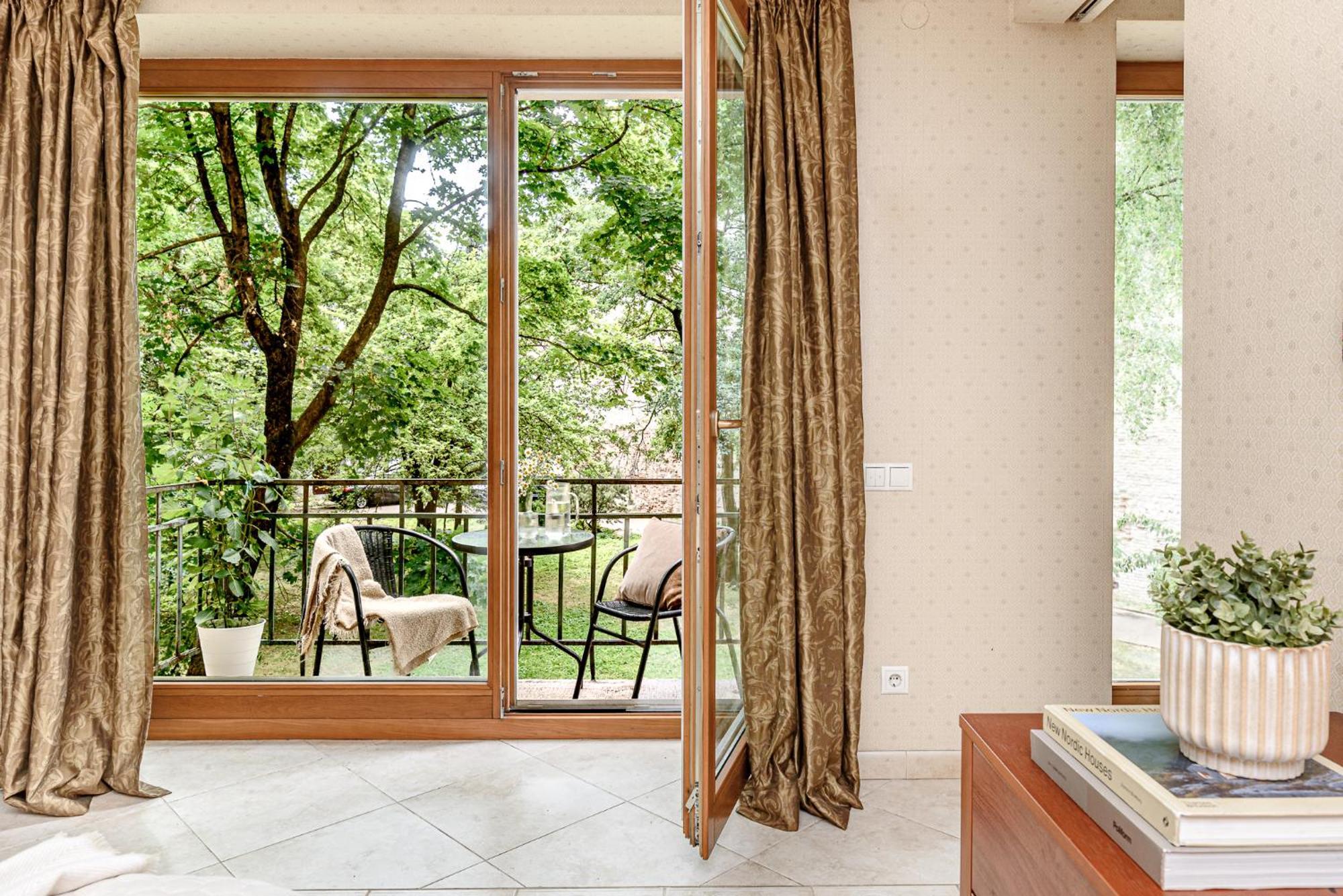 Jacuzzi Apartments X Free Parking X Self Check-In 24X7 By H&H VNO Exteriör bild