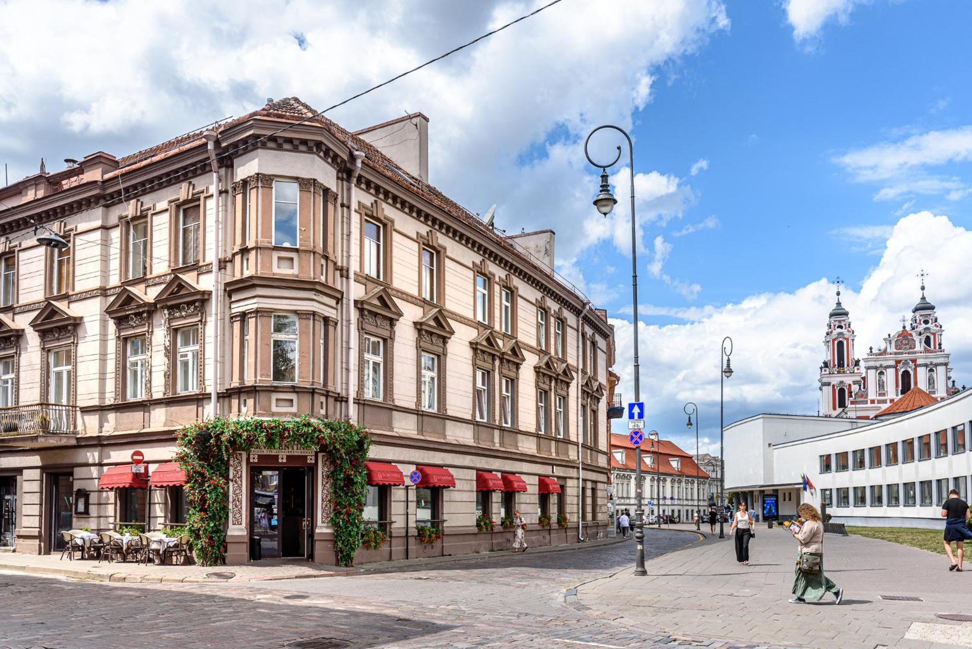 Jacuzzi Apartments X Free Parking X Self Check-In 24X7 By H&H VNO Exteriör bild